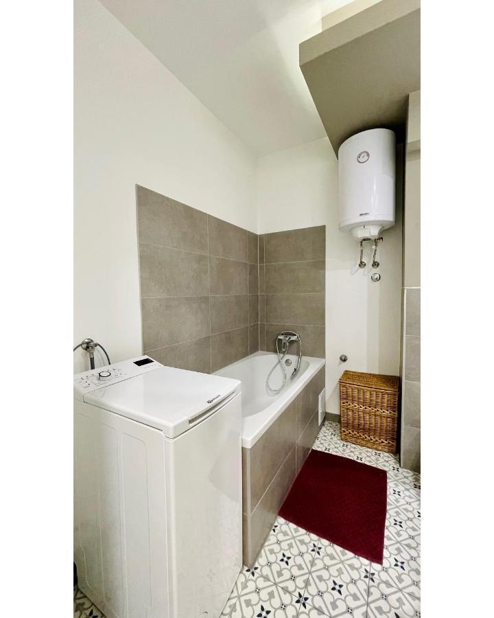 Ferienwohnung Apartman Jelena Sremska Mitrovica Exterior foto