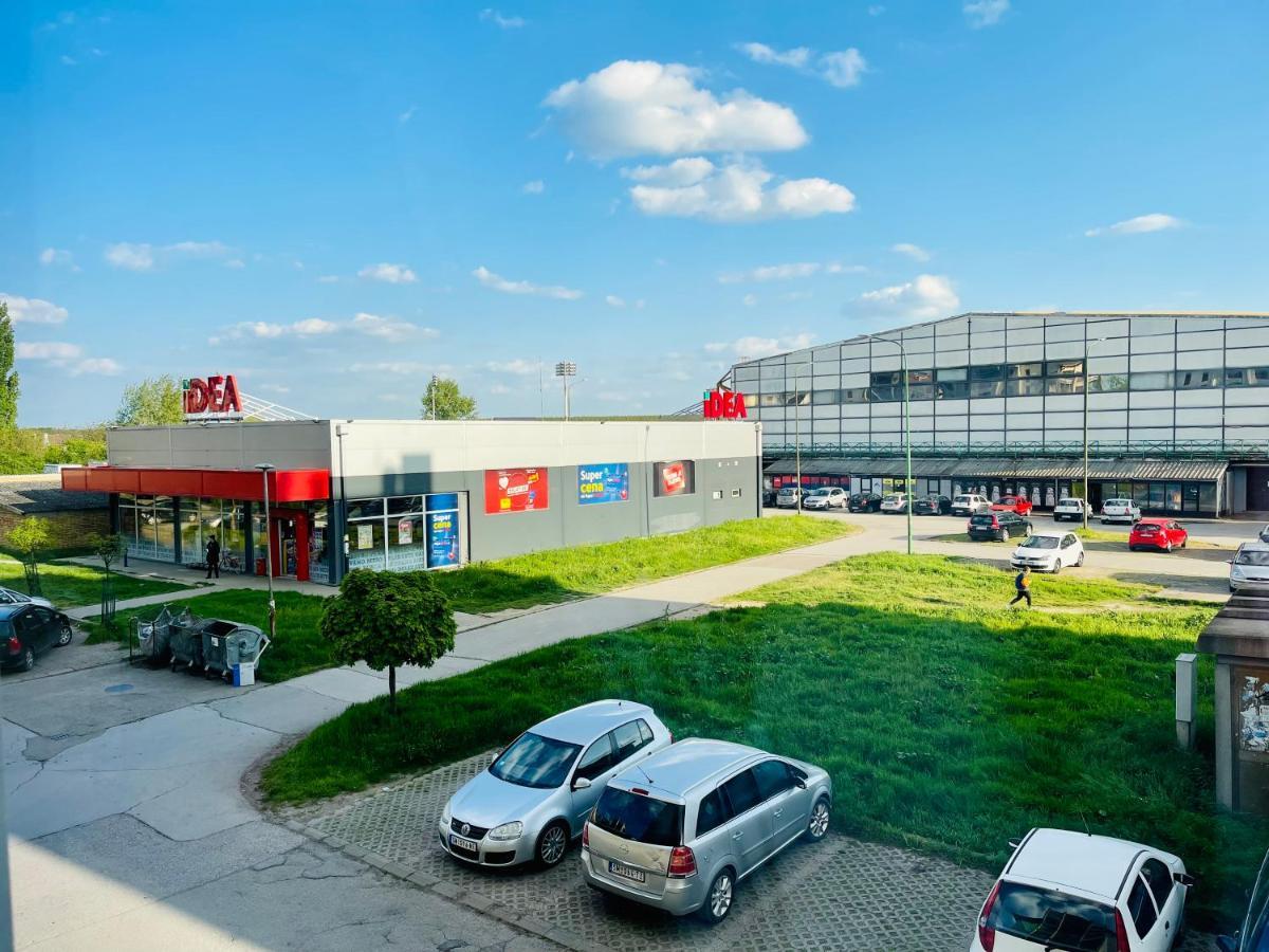 Ferienwohnung Apartman Jelena Sremska Mitrovica Exterior foto